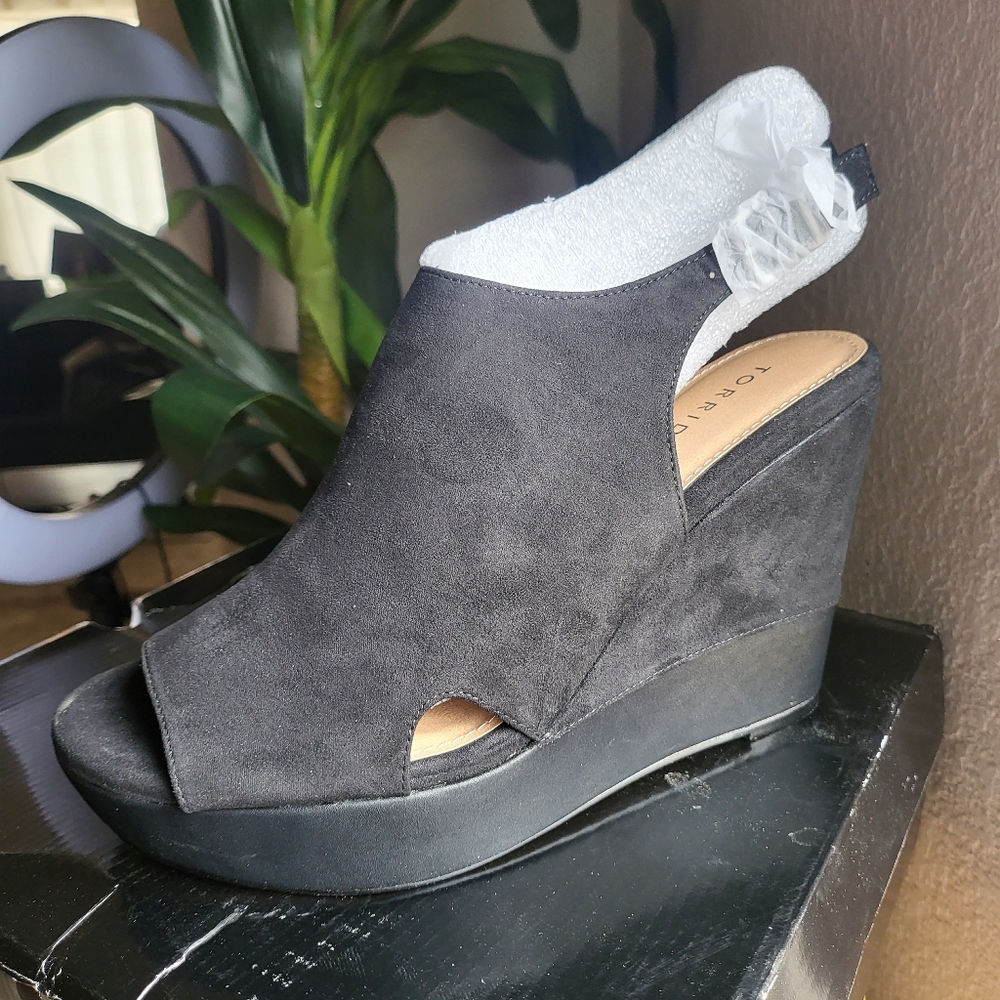 Black Torrid booties size 11 / Suede Leather / Open Toe / Platform Heels /